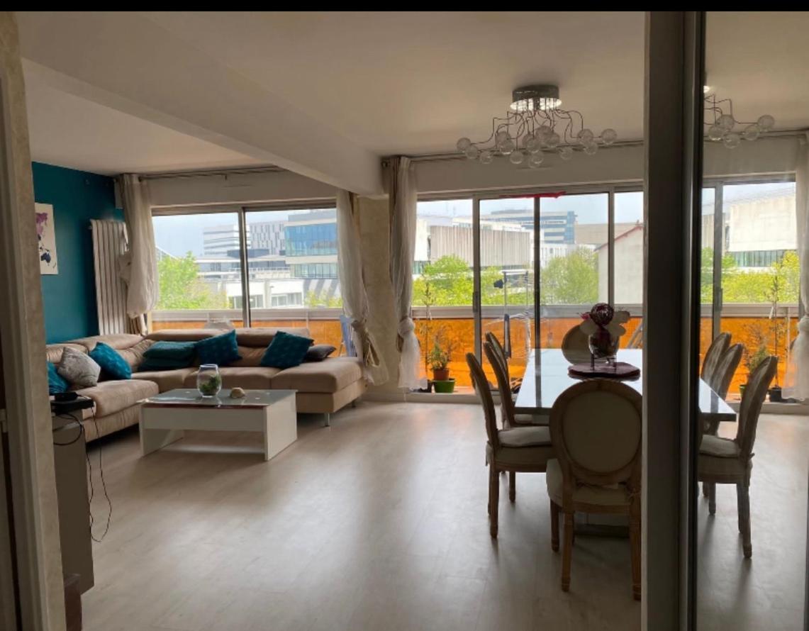 Bel Appartement Lumineux De 100M2 6 Places 3 Chambres Au 3E Etage Avec Ascenseur -A 5Mn A Pied Du Parc Des Expositions Congres De Dijon Et Eng Et 10Mn Du Centre Ville Place Parking Devant L'Immeuble Exterior photo